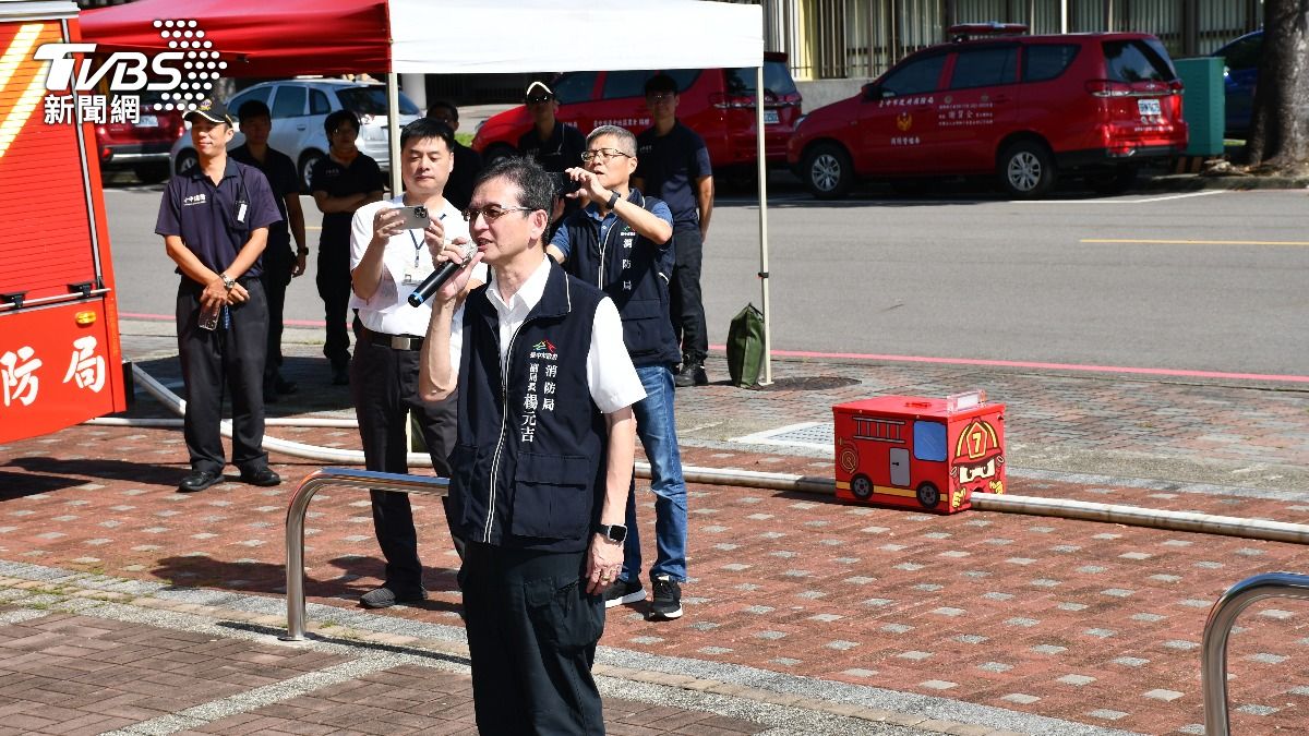 消防局副局長楊元吉。(圖/TVBS)