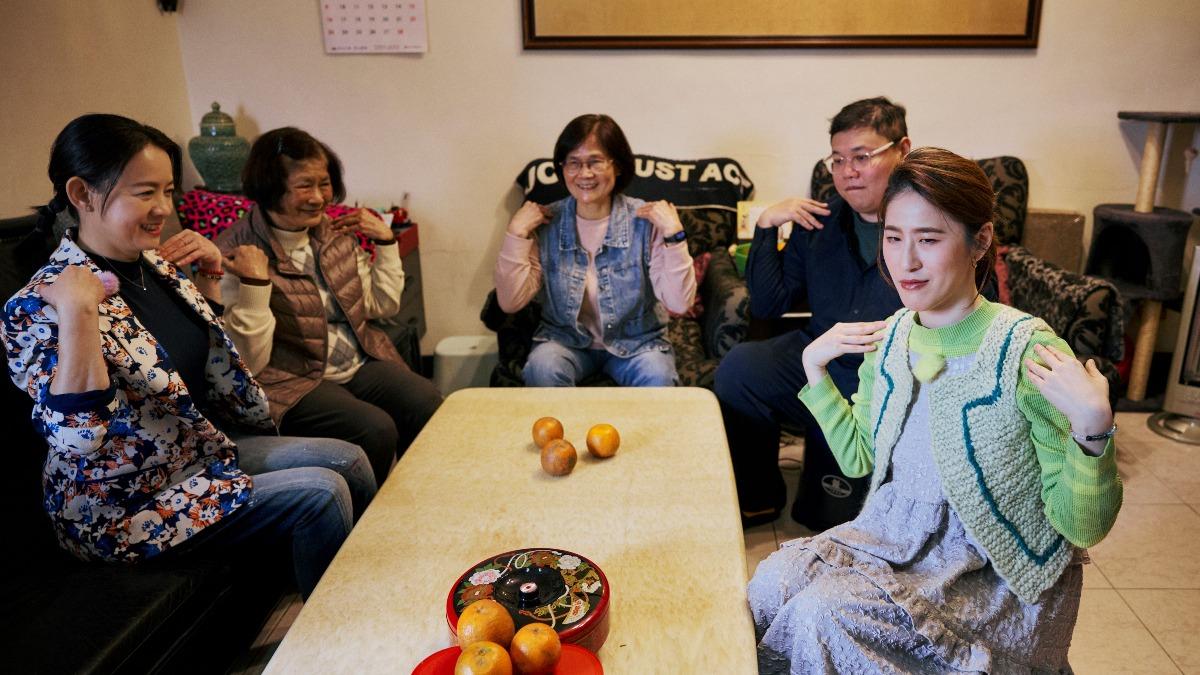 百白被親戚爆料小時候很愛頂嘴。(圖/三立提供)
