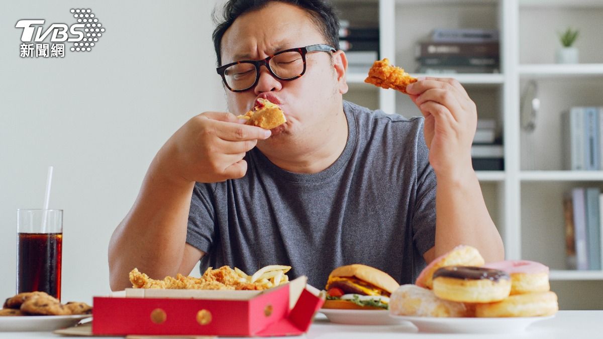 上班不餓下班狂吃?醫揭「暴食元凶」:1招就能輕鬆改善