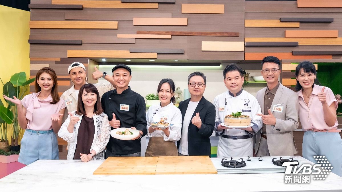 《健康2.0》金健康上菜的「保骨」主題,主廚們紛紛亮出看家本領。(圖/TVBS)