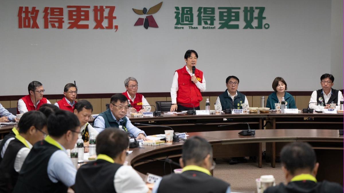 賴清德向災民致歉。(圖/總統府提供)