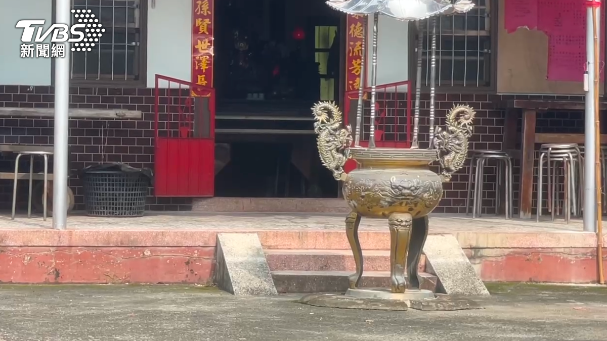 父親節悲歌!嘉義逆子痛毆爸「逼跪祖宗牌位」 警到場還不準起