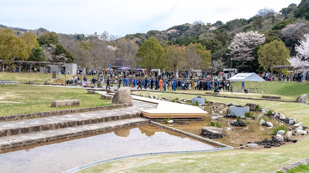 日本國道休息站大進化，變身成親子遊樂園吸引眾多人潮。（圖／翻攝自四季之鄉休息站官網）