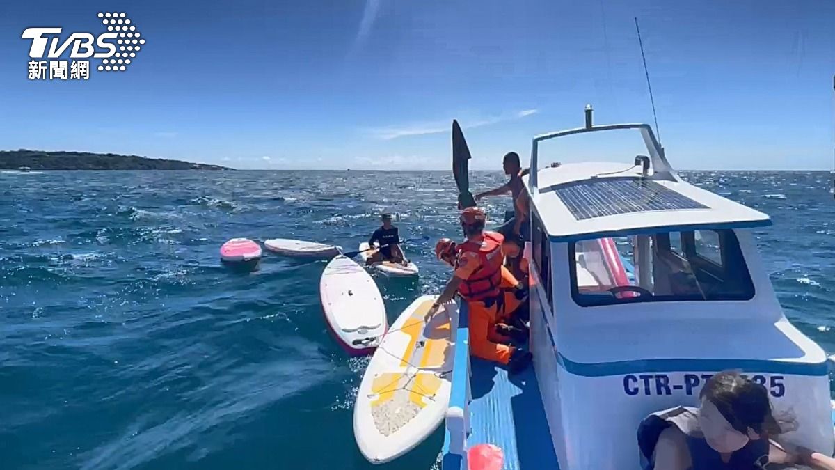 小琉球SUP驚魂！2教練10遊客遭沖外海　海巡急救援