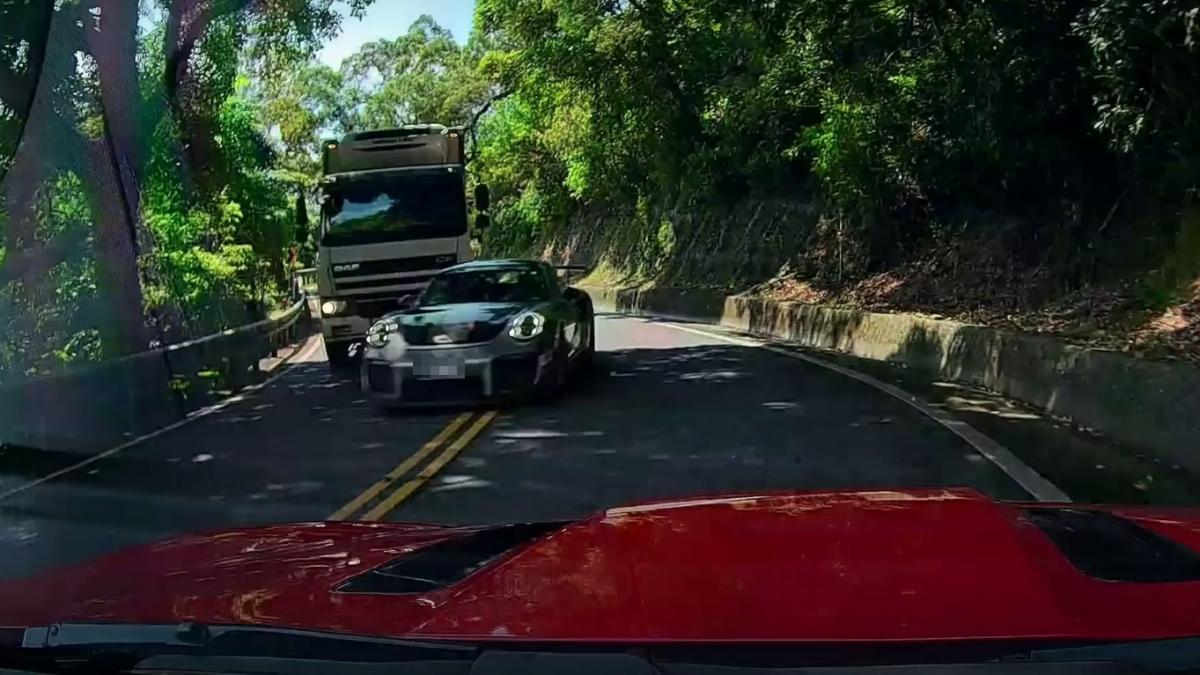 保時捷業務北宜逆向超車險釀禍 公司發聲明將他停職處分