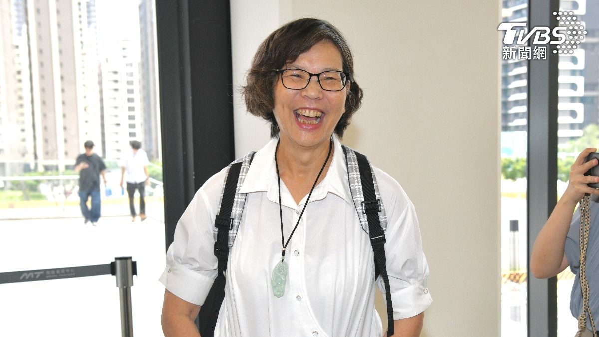 民眾黨黨代表大會,中央委員蔡壁如早退先離場。(圖/胡瑞麒攝)