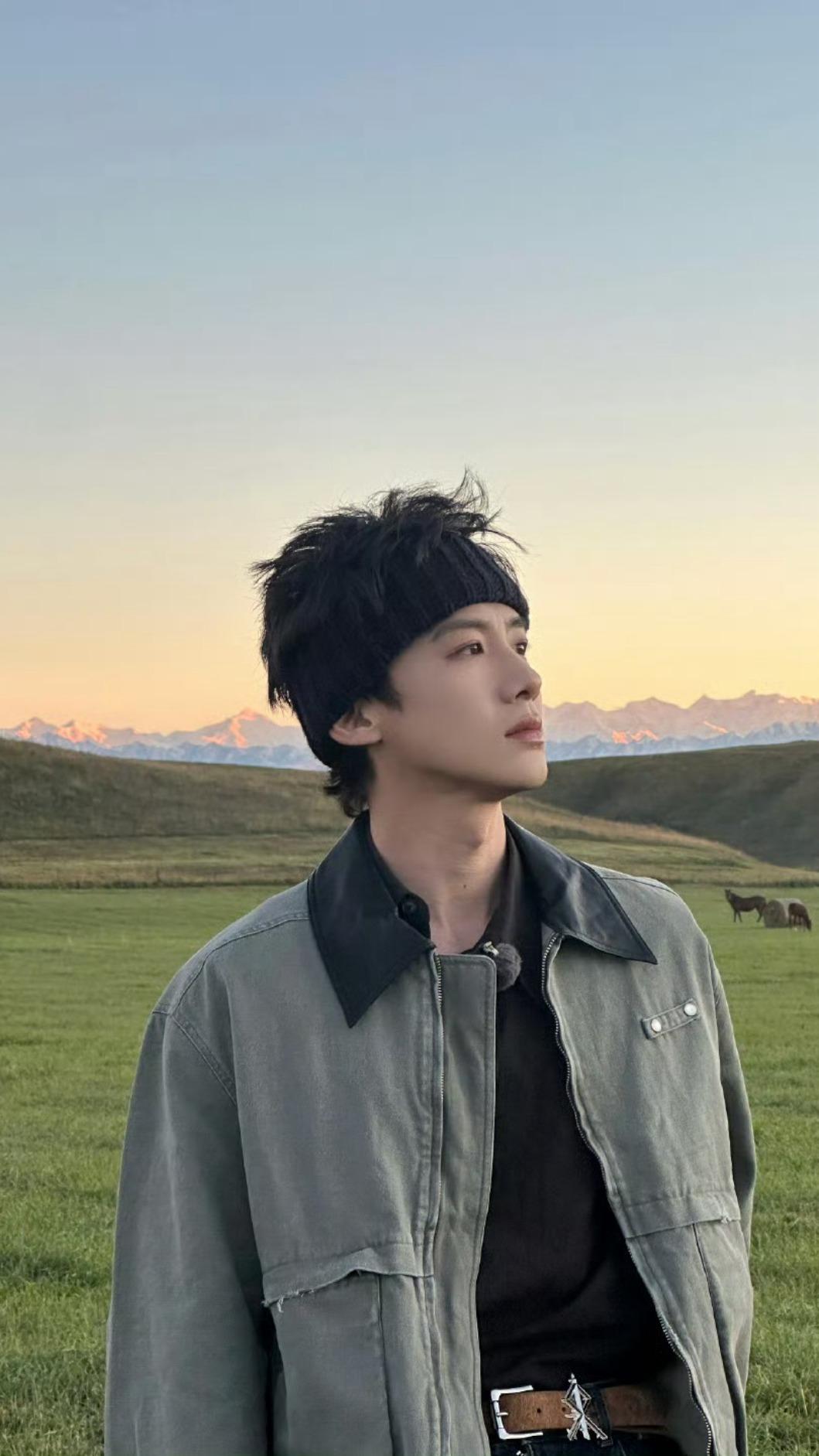男星白敬亭與宋軼緋聞傳了數年。(圖/翻攝自微博)