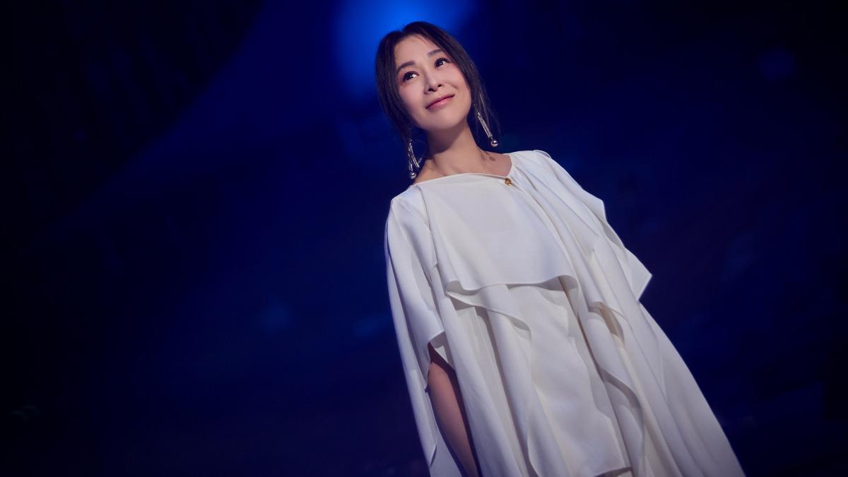 劉若英成華語女歌手第一人!新疆開唱豪砸6000萬 壯觀舞台曝光