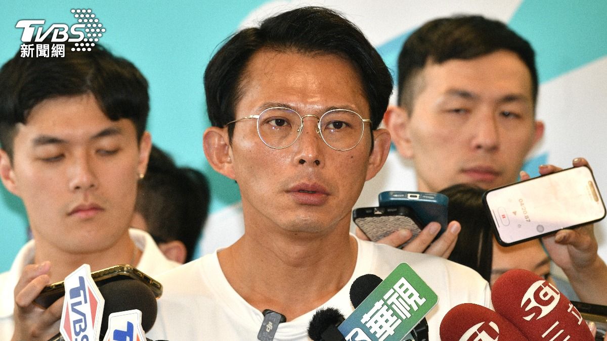 黃國昌會後受訪。(圖/胡瑞麒攝)