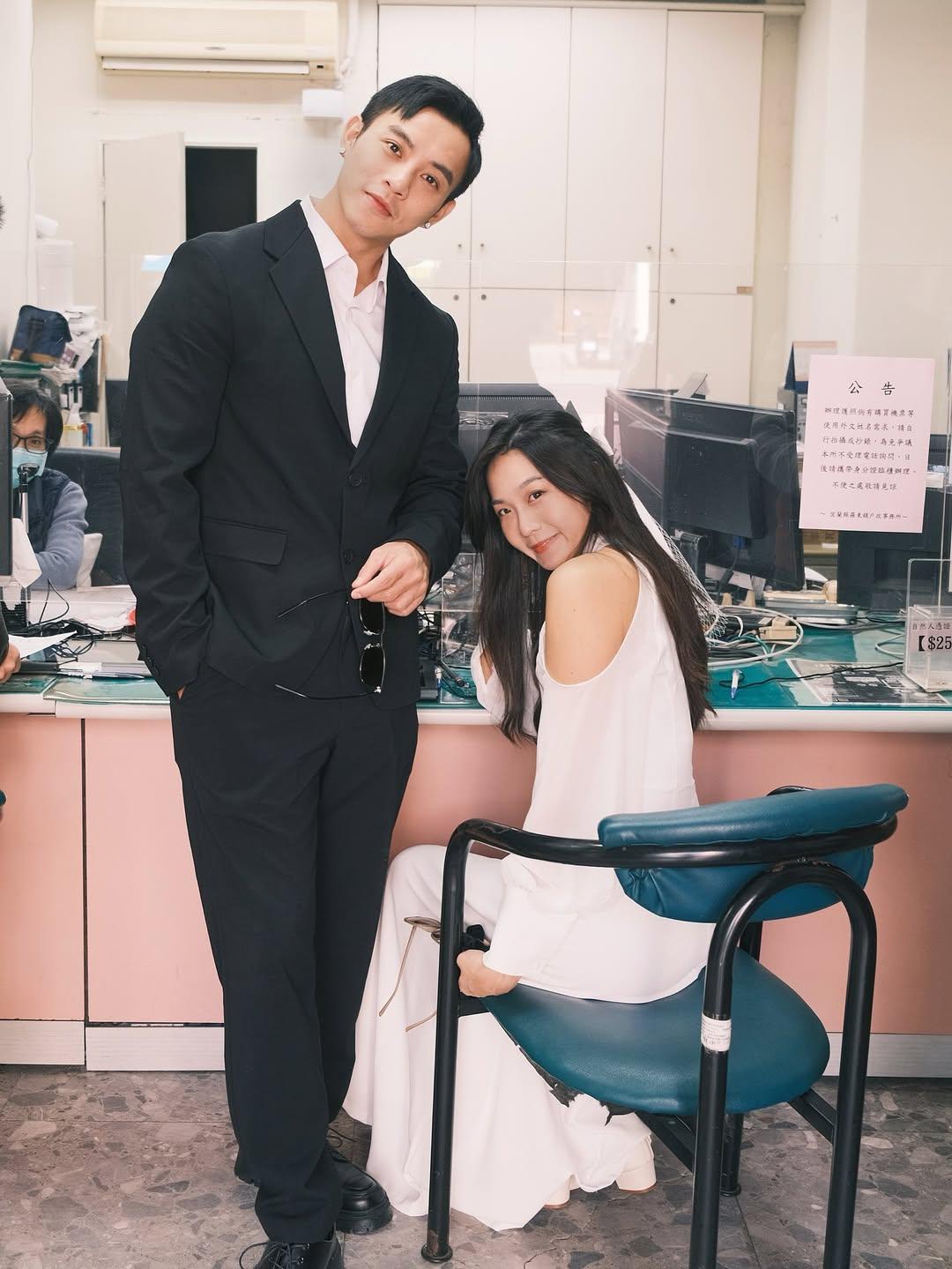 曾奕翔與護理師女友在去年聖誕節登記結婚。(圖/翻攝自曾奕翔IG)