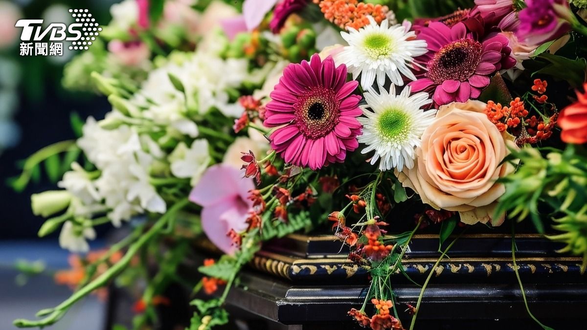 土葬還火化？兄妹吵不停鬧上法院　法官罕見裁定「遺體假處分」