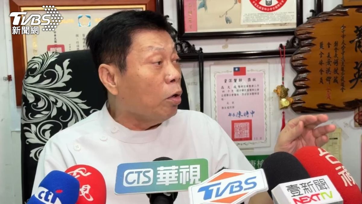 高大成解釋死後身體發綠為正常現象，研判應該不是中毒。（圖／TVBS）
