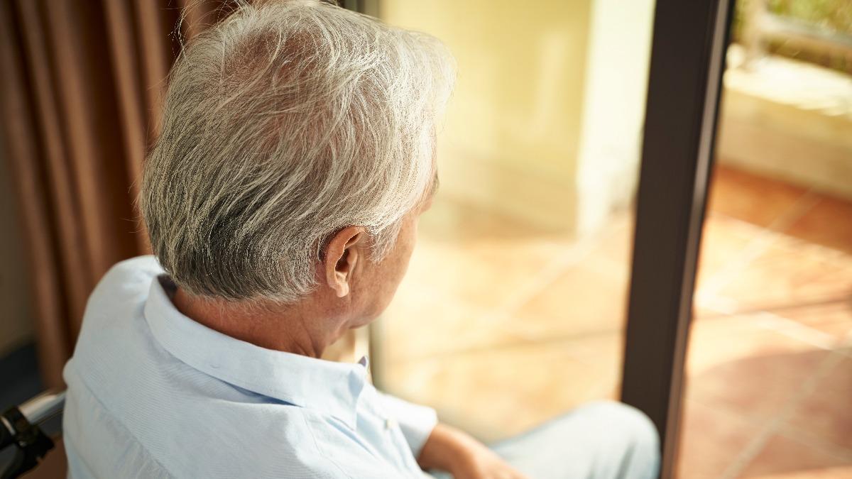 妻突倒地猝逝!日70歲失智教授問「這是誰」 見遺書淚崩