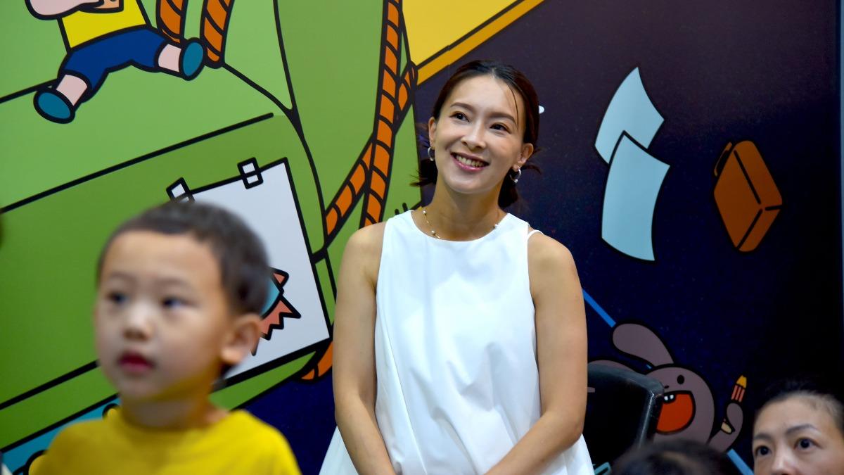 金鐘女星陳瑋薇挺孕肚現身 3歲兒「早熟1句話」暖翻