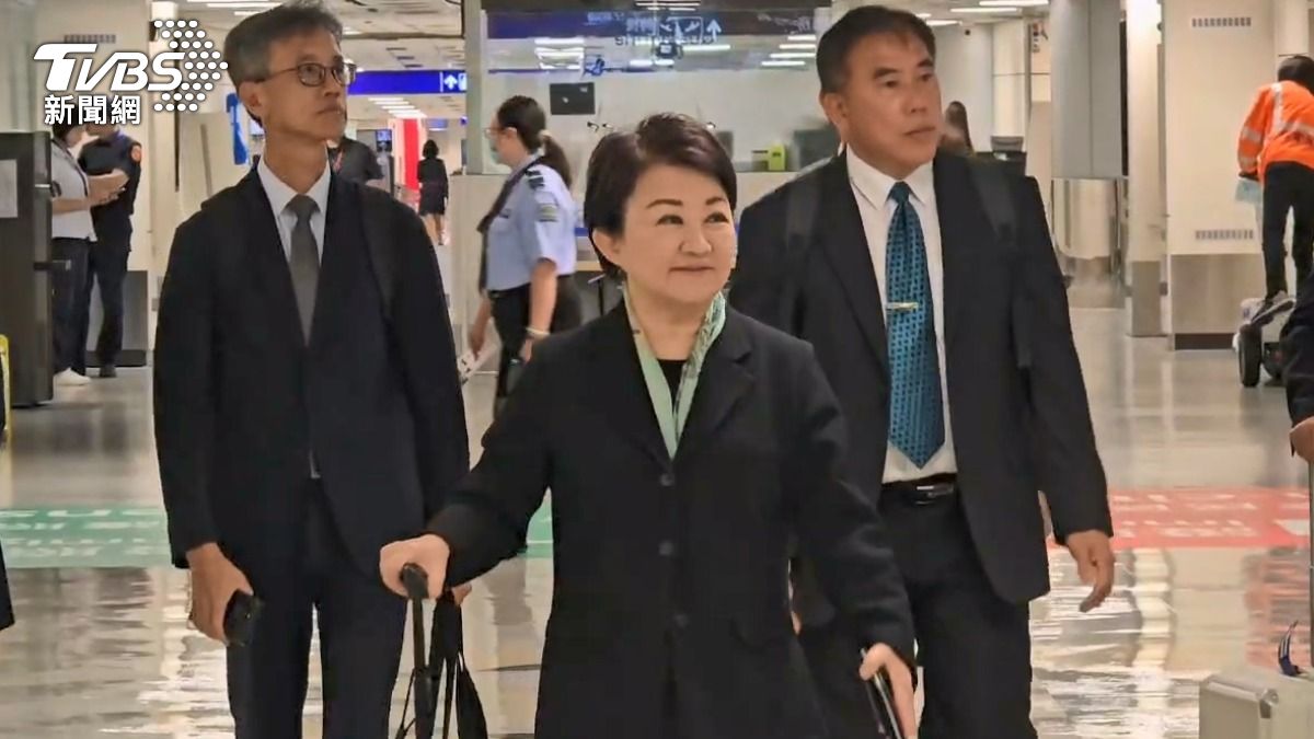 盧秀燕未被問及黨主席議題,表示眼前最重要是颱風。(圖/TVBS)