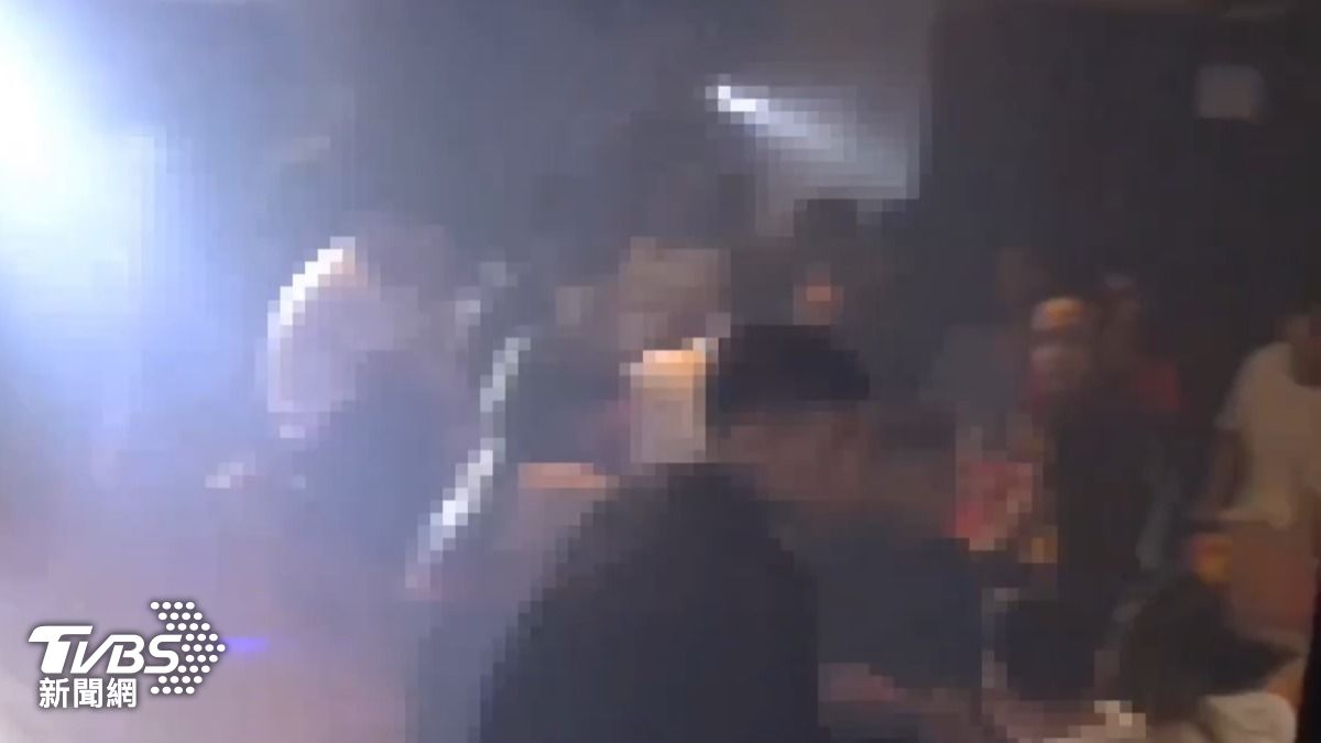 台南音樂會館「極樂越南」毒趴 夜夜笙歌107人遭逮擠爆警局