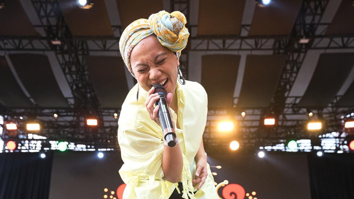 江蕙〈家後〉登紐約!金曲歌后台上盡情嗨喊:節奏不需要翻譯