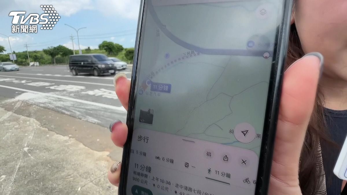 「黑暗路段」遭撞亡!走到斑馬線要走900公尺,需時11分鐘。(圖/TVBS)