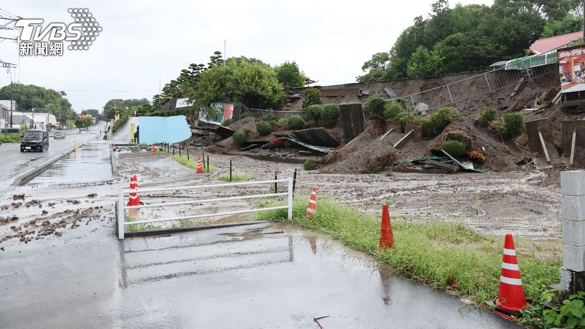 「大氣河流」造成日本九州多地出現破紀錄暴雨。(圖/達志影像美聯社)