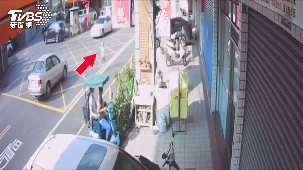5歲童不願回家遭阿公拋下!苦追百米紅燈口被打 社工介入輔導。(圖/TVBS)