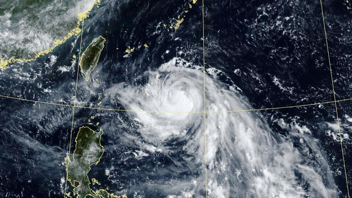 颱風/中颱楊柳加速猛衝恐「巔峰登陸」!新路徑預測 3地區躲不掉