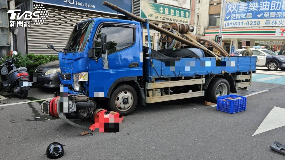 有片/彰化嬤載孫撞貨車噴飛 她捲車底命喪車輪下