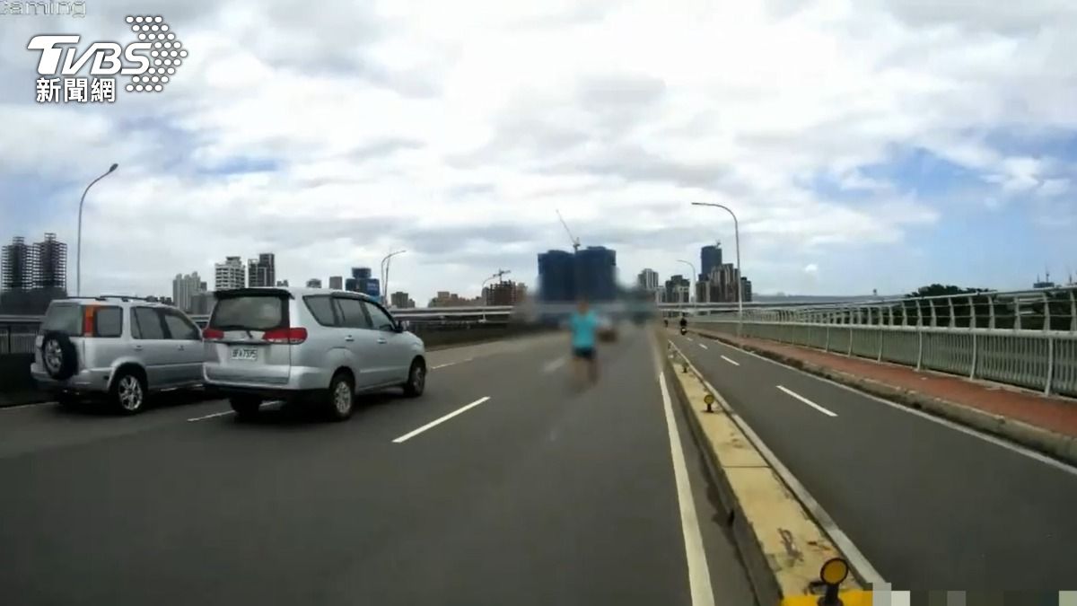 阿北差點出事!失智翁逆闖華江橋車道 6天內二度走失被尋回