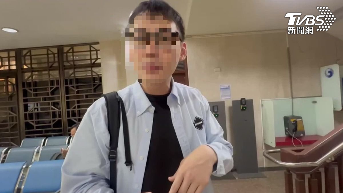 黃宣外甥謝姓男子12日現身台北地院開庭。(圖/TVBS)