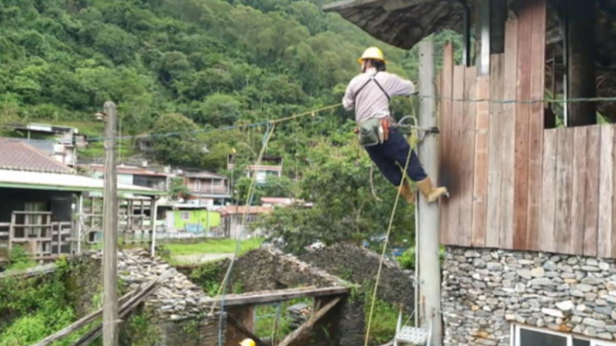 台電及各地防汛人員繃緊神經，應對即將到來的颱風。（圖／台電提供）