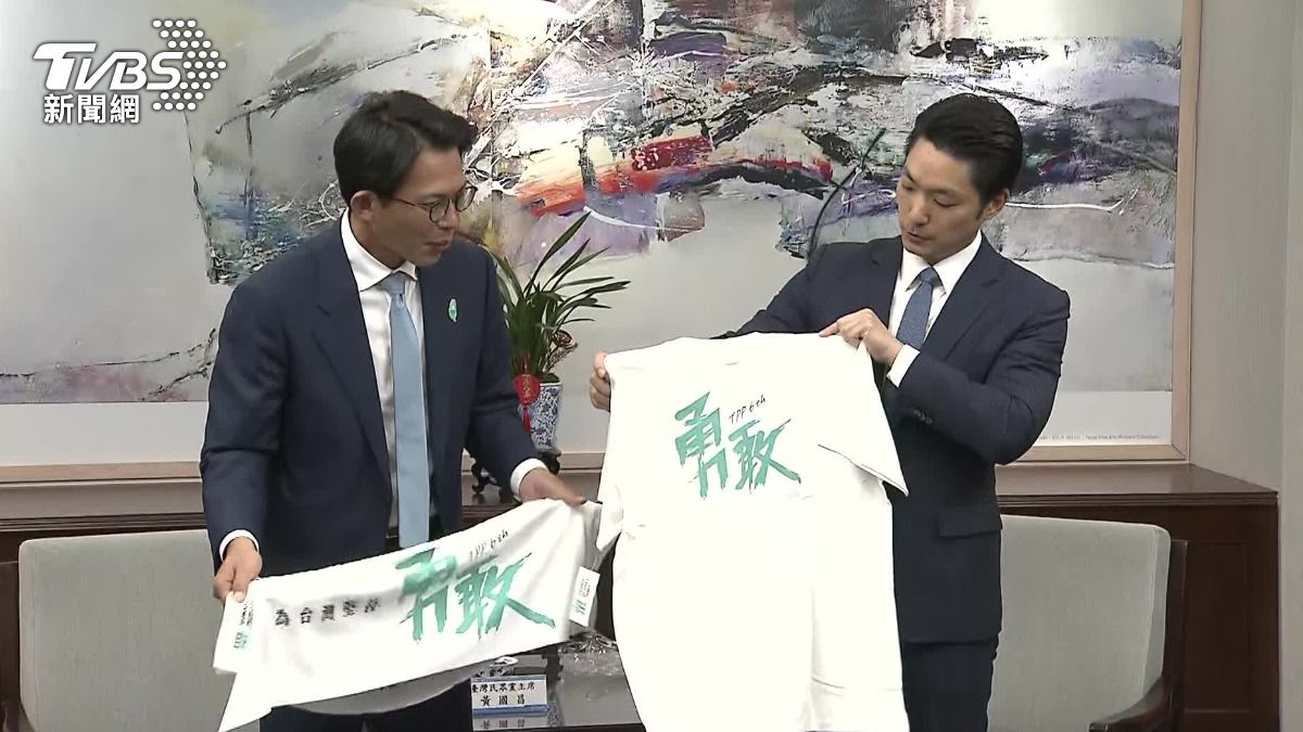 蔣萬安表態挺核三公投 黃國昌送衣要他換:秀六塊肌嗎?
