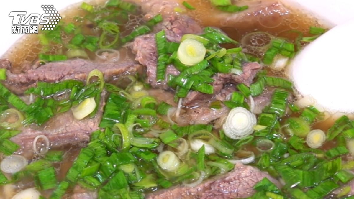 「蔡家牛肉麵」入選必比登。(圖/TVBS)