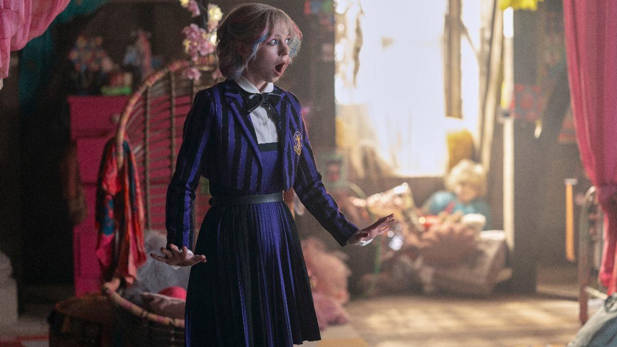 星期三的狼人室友依妮。（圖／Netflix提供）