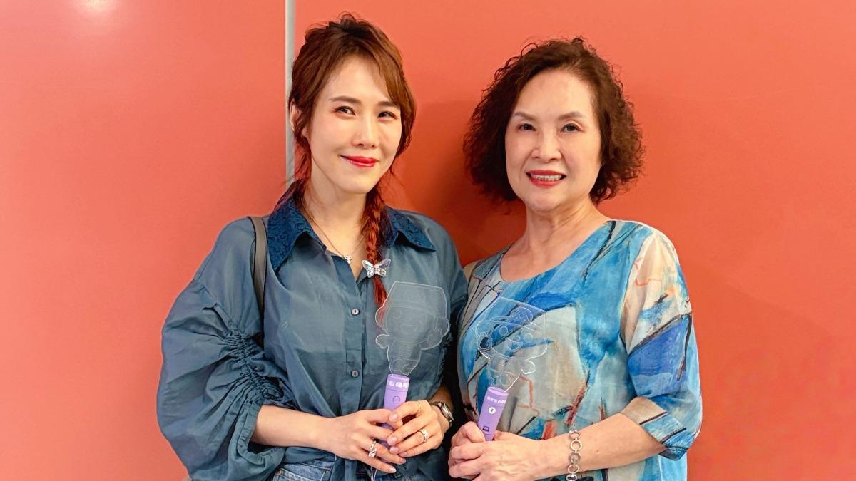 曾是江蕙師妹!甜美女神「沐浴淨身」搶看二姐演唱會 聽神曲哭了