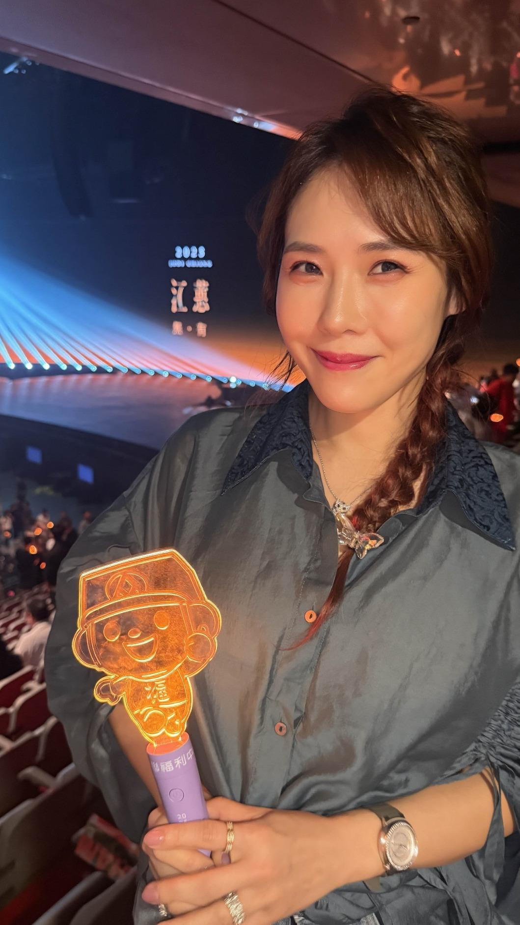 吳申梅時隔10年再度欣賞江蕙演唱會,讓她感動不已。(圖/喜上梅梢娛樂提供)