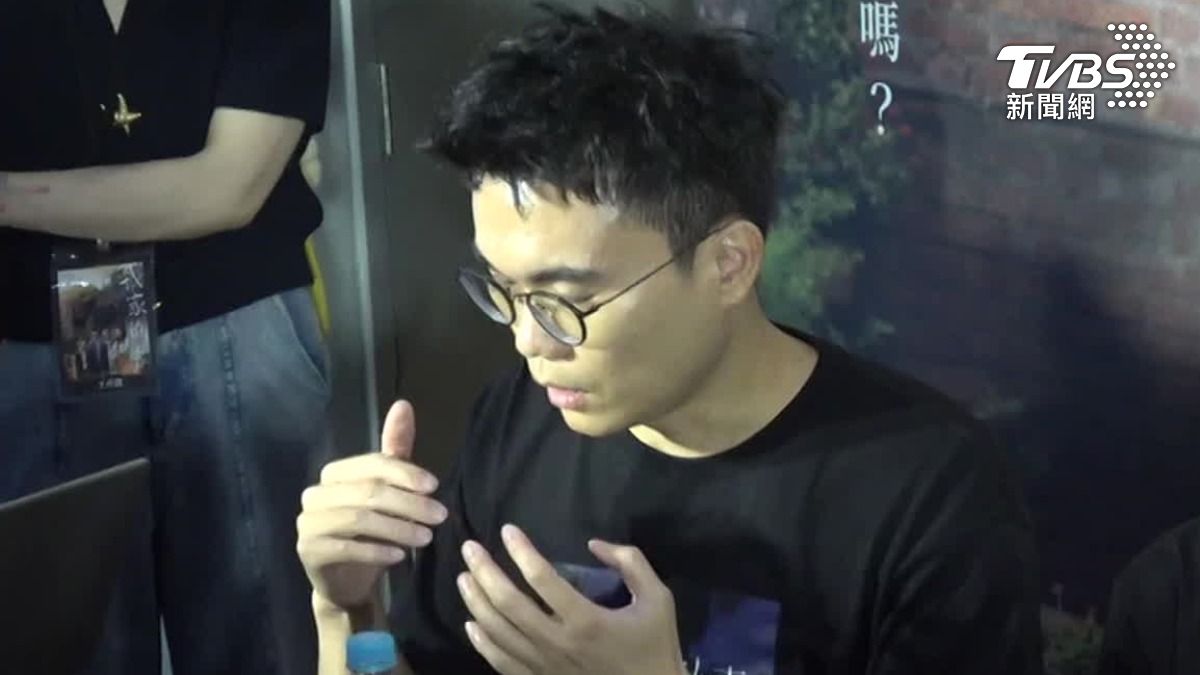 導演潘客印說自己接到不能在香港播映的消息「頭很暈」。(圖/TVBS)