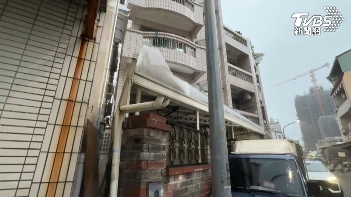 颱風天傳憾事 高雄7旬翁「檢查屋頂漏水」踩空墜樓亡