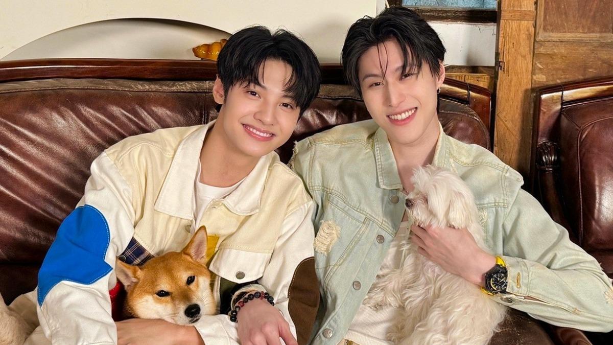 王君豪（左）與成晞帶著愛犬一起宣傳。（圖／《秘密關係Secret Lover》製作單位提供）