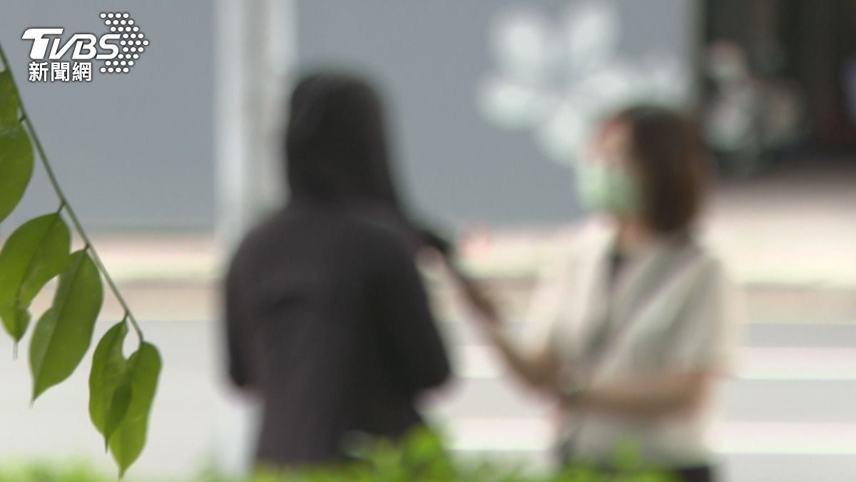 建商收訂金遲未開工,購屋客退款遭拖延。(圖/TVBS)