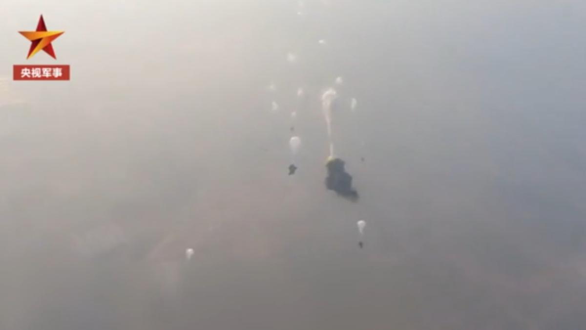 中國大陸解放軍的空降投送能力,隨著裝備性能的演進,顯著成長。