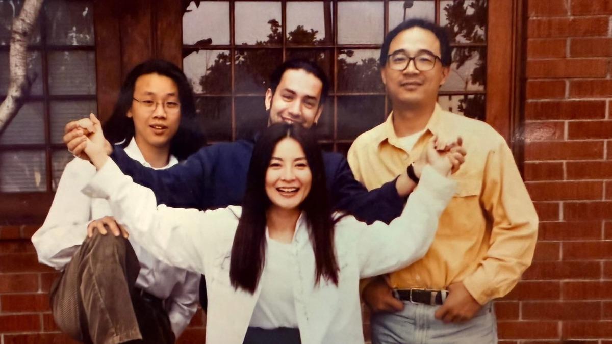 王治平（右）在社群分享和陳淑樺、陶喆的舊照，掀起大批網友熱議。（圖／翻攝自小紅書）