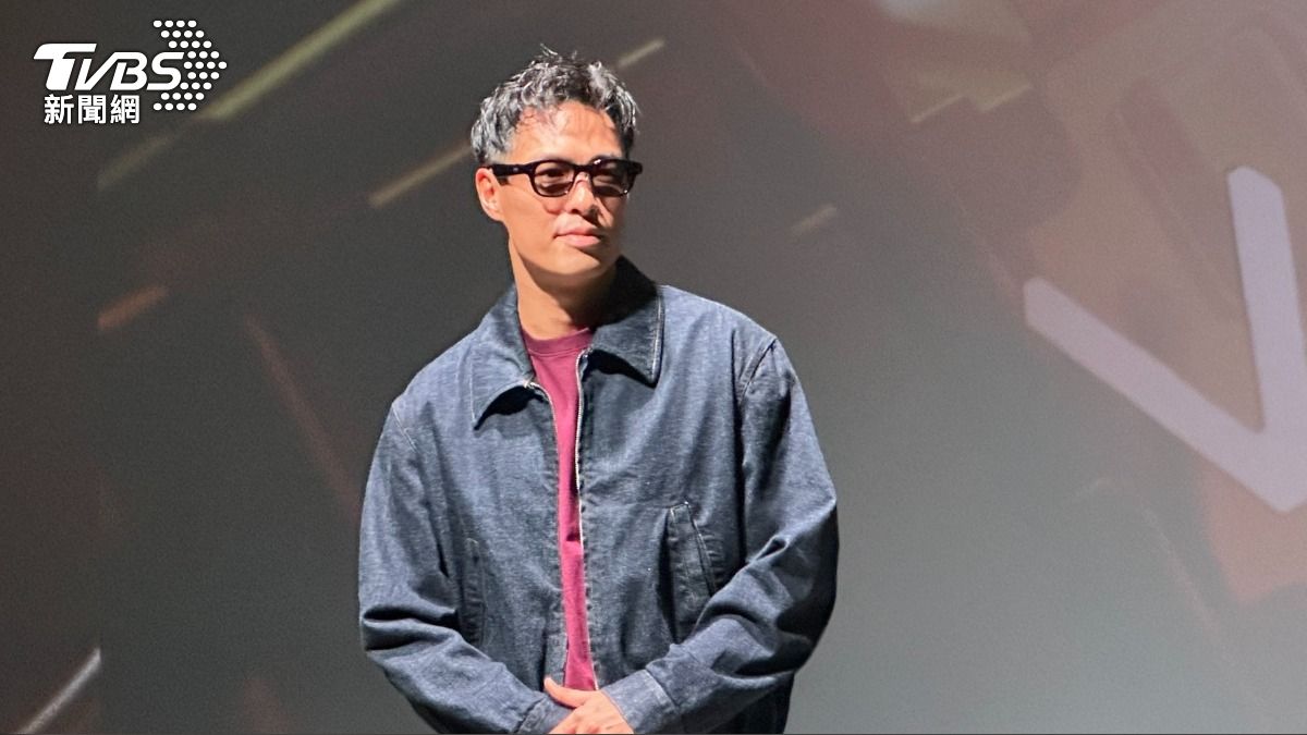 隨便穿都好搭 楊祐寧戴HTC AI眼鏡展時尚:旅行時解放雙手