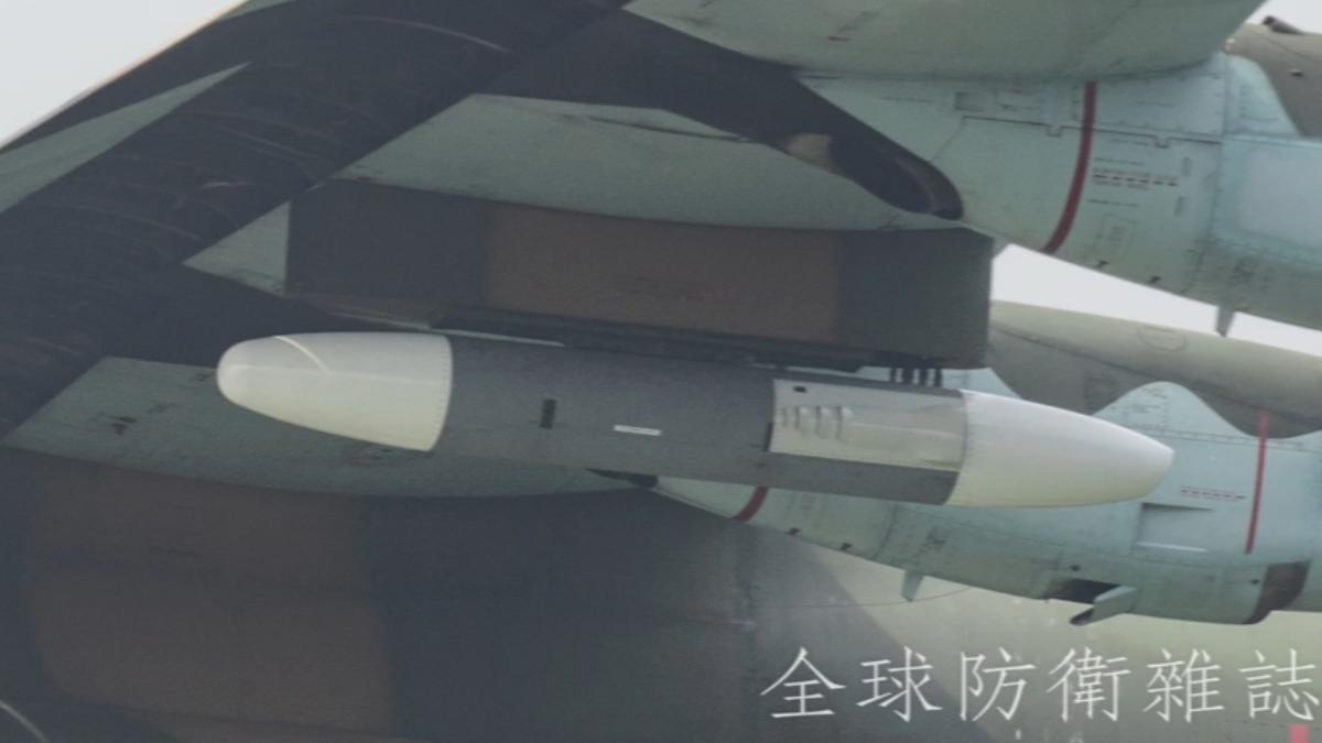 軍武重大突破，IDF戰機終於有國造外掛電戰莢艙。（圖／全球防衛雜誌）