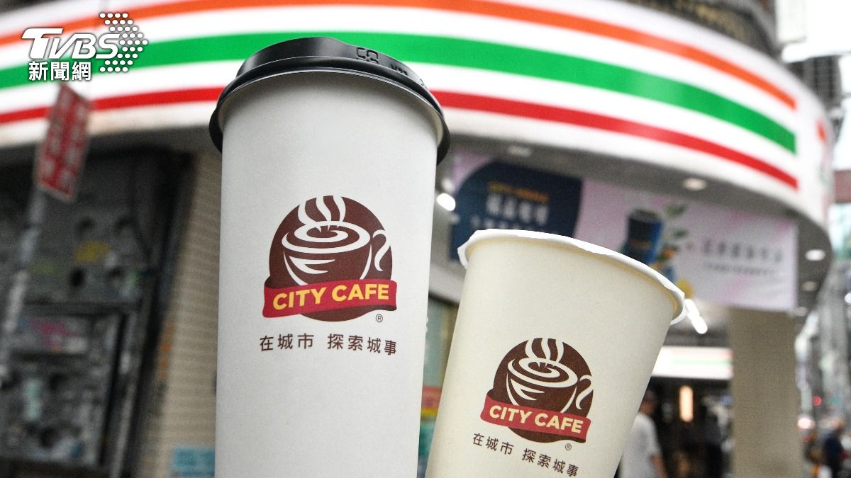 7-11、全家買一送一!冰品、泡麵爆嗑 週末超商咖啡優惠