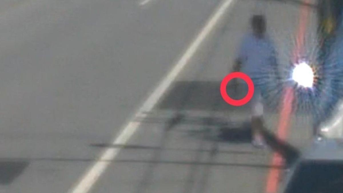 逆向狂飆4公里!51歲男撞車秒扔毒 驗出喪屍煙彈
