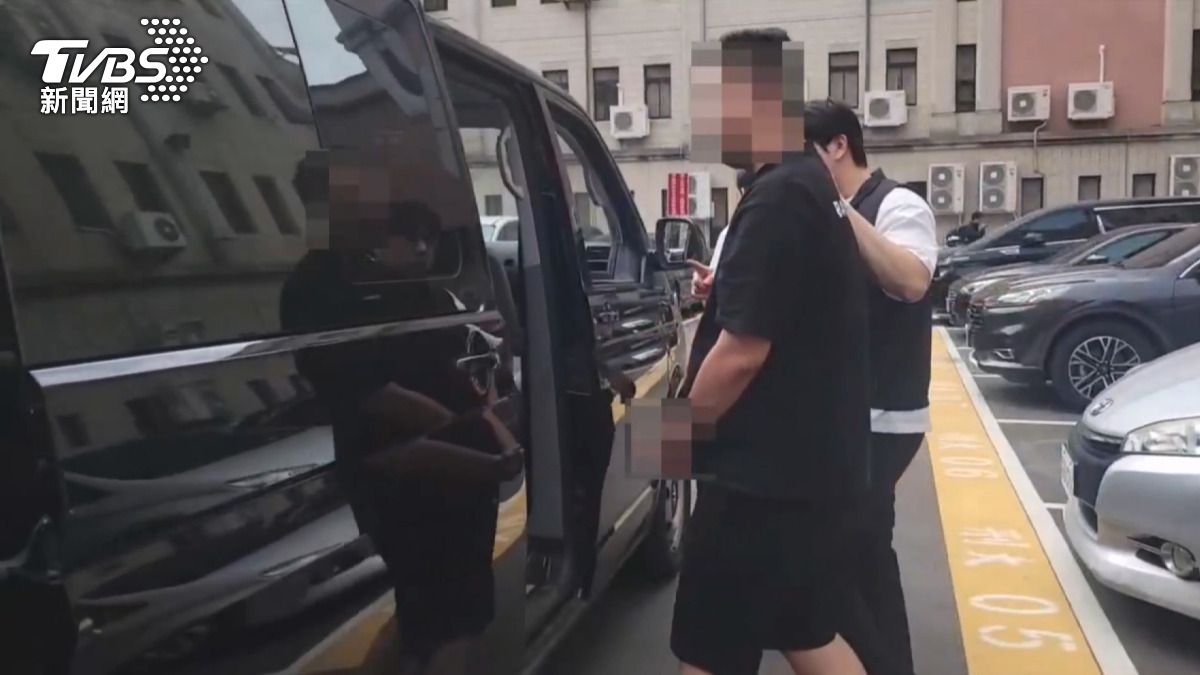 警方經過縝密調查，兵分多路突襲汽車旅館和透天厝，共發動3波專案行動。(圖／警方提供)