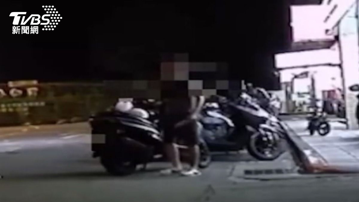 信義超商前揮水果刀　見警怒吼：我無辜被嗆
