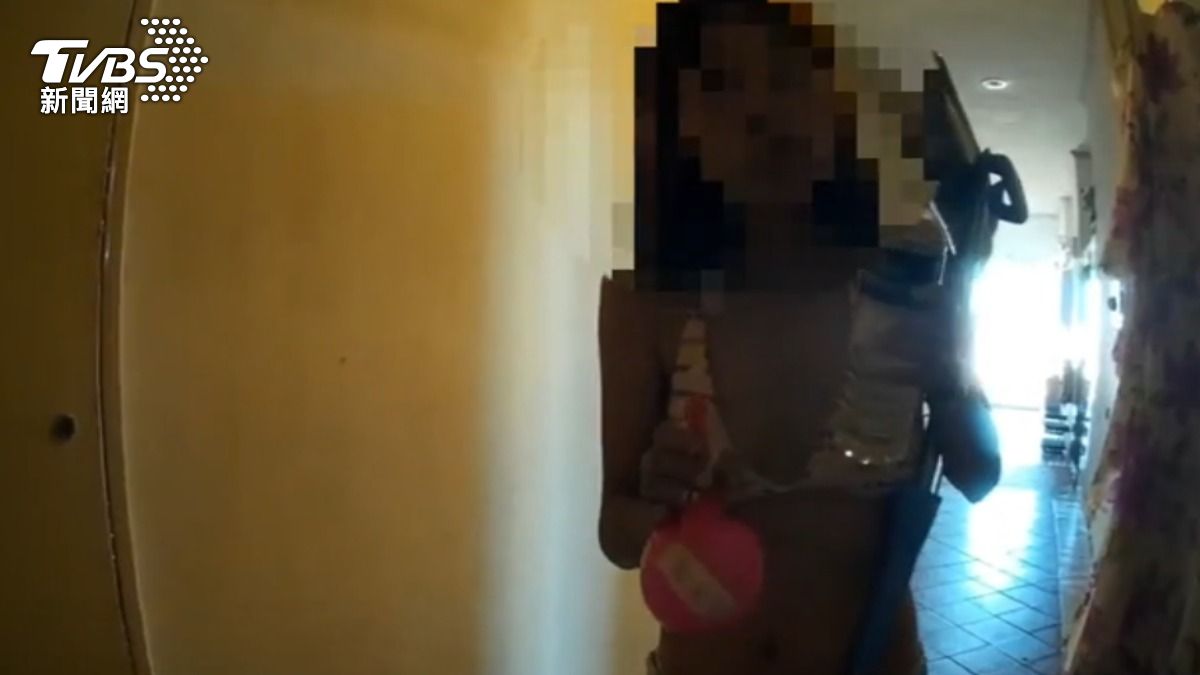 獨/曾1天報案6次!比基尼女疑不滿警 竟狠咬