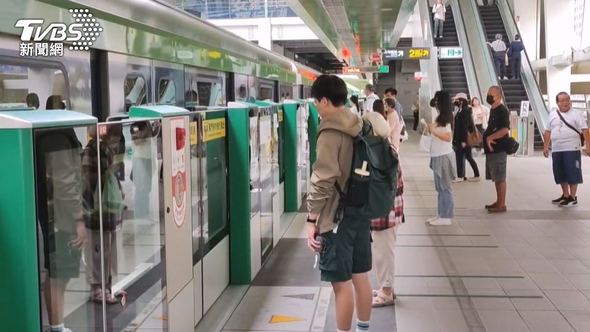 公共設施的緊急裝置都是為了應對真正的緊急狀況而設計。(圖/TVBS)