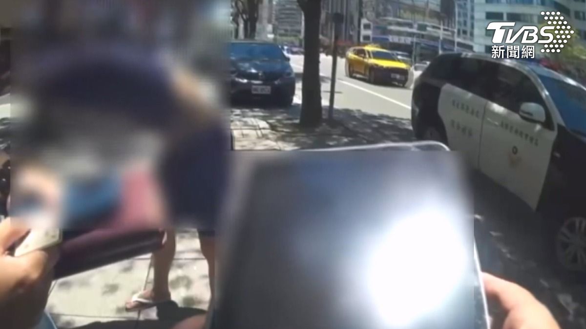 警方的密錄器畫面完全揭露了事實真相,顯示男子不當行為與虛假指控。(圖/TVBS)