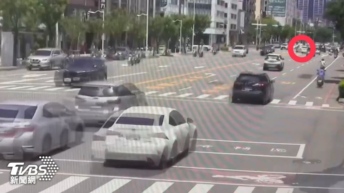 警方說明,製作鄭男車禍的筆錄,對方卻不配合。(圖/TVBS)